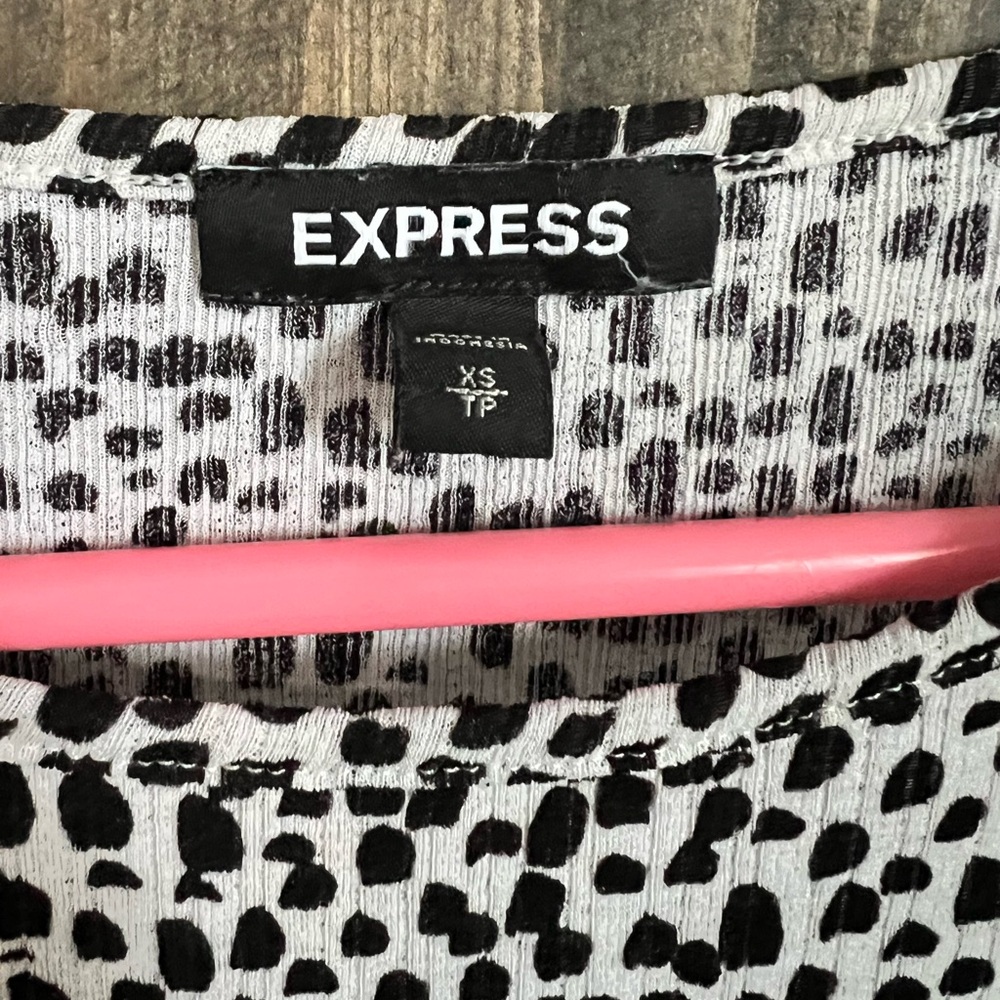 Express Top - Picture 3 of 3